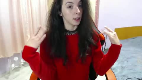 Snapshot of bellaqueen0701 chatting on 02/18/25, 03:54 bellaqueen0701 online show from 02/18/25, 03:54