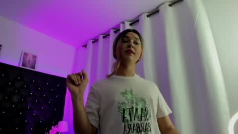 Snapshot of bellaroge chatting on 04/21/26, 04:19 bellaroge online show from 04/21/26, 04:19