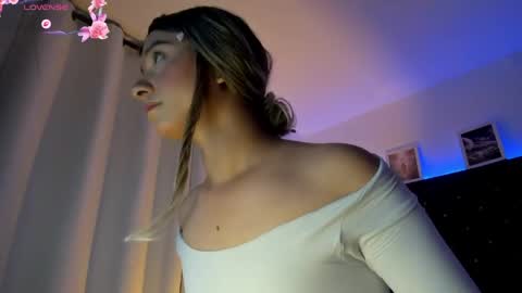 Snapshot of bellaroge chatting on 04/27/26, 05:27 bellaroge online show from 04/27/26, 05:27