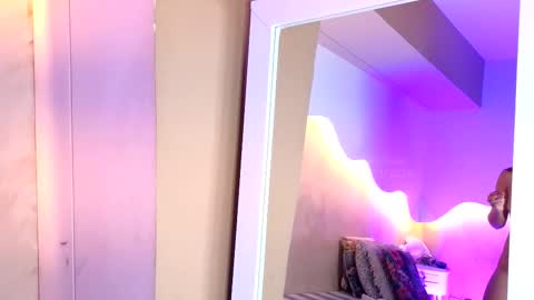 Snapshot of bellarooux chatting on 03/24/26, 12:10 bellarooux online show from 03/24/26, 12:10