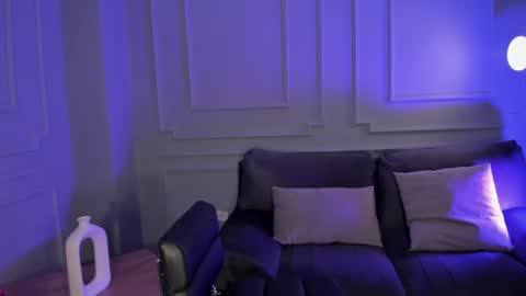 Snapshot of bellarosex1 chatting on 02/17/25, 08:41 Bella Rose online show from 02/17/25, 08:41