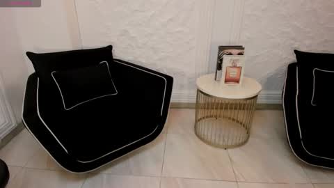 Snapshot of bellarosex1 chatting on 11/05/25, 03:17 Bella Rose online show from 11/05/25, 03:17