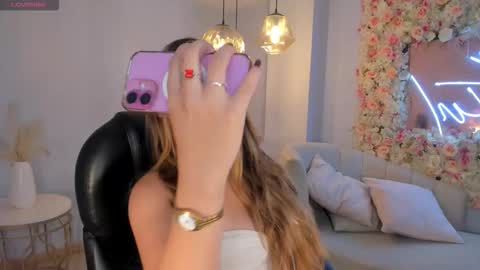 Snapshot of bellarosex1 chatting on 02/06/26, 05:23 Bella Rose online show from 02/06/26, 05:23