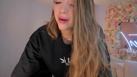 Snapshot of bellarosex1 chatting on 02/07/26, 06:39 Bella Rose online show from 02/07/26, 06:39