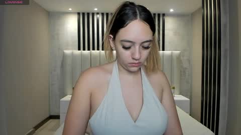 Snapshot of bellarosex1 chatting on 04/07/26, 05:08 Bella Rose online show from 04/07/26, 05:08