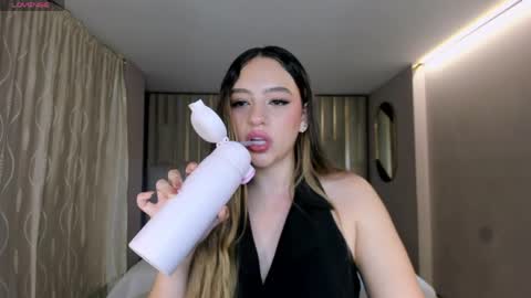 Snapshot of bellarosex1 chatting on 04/16/26, 02:45 Bella Rose online show from 04/16/26, 02:45