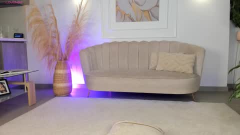 CALL ME BELLA online show from 10/29/25, 01:08