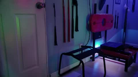 Bellaskeykeeper online show from 04/18/26, 10:19