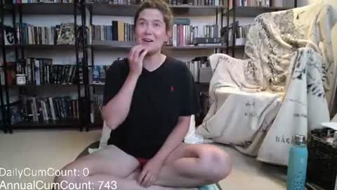 Snapshot of bellastrange69 chatting on 07/18/26, 01:32 BellaStrange69 online show from 07/18/26, 01:32