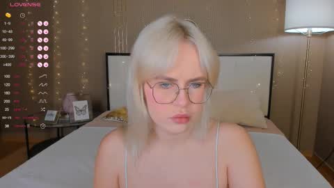 Bella online show from 09/17/25, 12:45