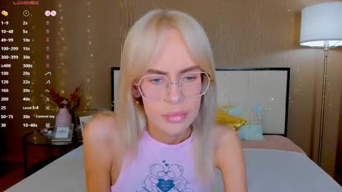 Bella online show from 05/28/26, 01:03