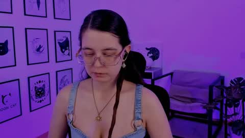 Snapshot of bellatrixllestrange chatting on 02/10/25, 07:49 Bella. Ntmu online show from 02/10/25, 07:49