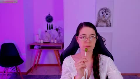 Snapshot of bellatrixllestrange chatting on 02/18/25, 11:30 Bella. Ntmu online show from 02/18/25, 11:30