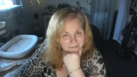 Snapshot of bellavoca chatting on 11/16/25, 12:33 Bellavoca online show from 11/16/25, 12:33