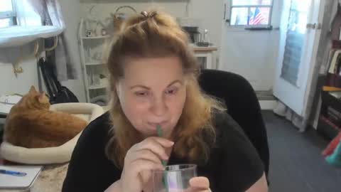 Snapshot of bellavoca chatting on 06/04/26, 10:43 Bellavoca online show from 06/04/26, 10:43