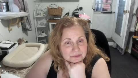 Snapshot of bellavoca chatting on 06/16/26, 12:35 Bellavoca online show from 06/16/26, 12:35