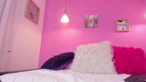 Bella Wild online show from 02/13/26, 06:37