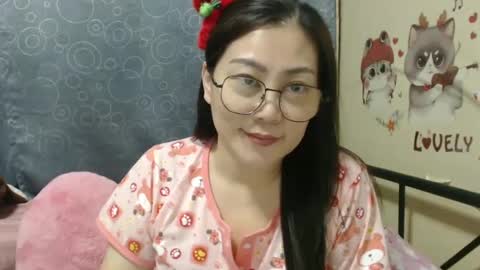 Snapshot of bellbabe chatting on 01/06/25, 12:24 Bella online show from 01/06/25, 12:24