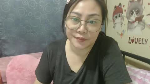 Snapshot of bellbabe chatting on 01/17/25, 01:56 Bella online show from 01/17/25, 01:56