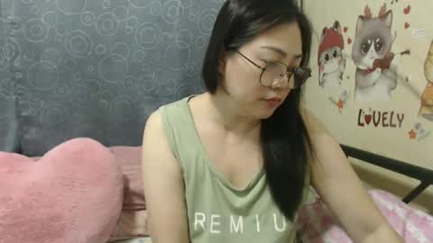 Snapshot of bellbabe chatting on 02/05/25, 04:37 Bella online show from 02/05/25, 04:37