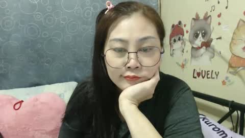 Snapshot of bellbabe chatting on 02/19/25, 11:17 Bella online show from 02/19/25, 11:17