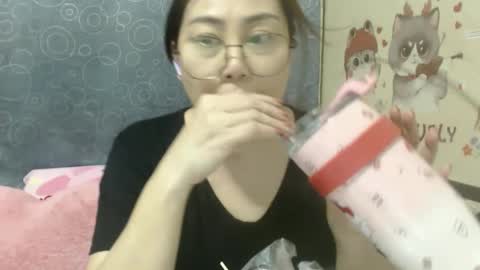 Snapshot of bellbabe chatting on 03/11/25, 10:18 Bella online show from 03/11/25, 10:18