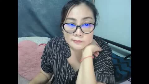 Snapshot of bellbabe chatting on 06/08/26, 11:43 Bella online show from 06/08/26, 11:43