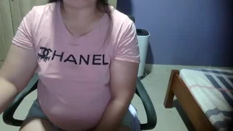 Snapshot of belle858889 chatting on 01/12/25, 12:01 belle858889 online show from 01/12/25, 12:01