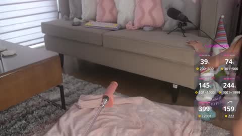 Snapshot of belle_adrienne chatting on 01/04/25, 04:33 Belle Adrienne  IG  online show from 01/04/25, 04:33