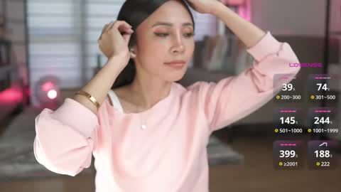 Snapshot of belle_adrienne chatting on 02/13/25, 01:29 Belle Adrienne  IG  online show from 02/13/25, 01:29