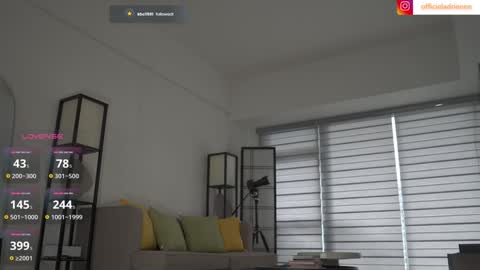 Belle Adrienne  IG  online show from 02/15/26, 07:51