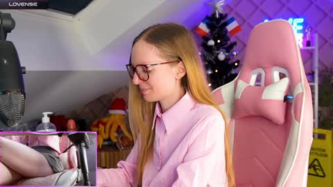 Snapshot of belle_alice chatting on 12/06/24, 11:00 Alice online show from 12/06/24, 11:00