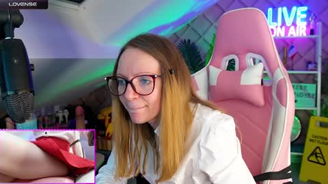 Snapshot of belle_alice chatting on 02/20/25, 10:48 Alice online show from 02/20/25, 10:48