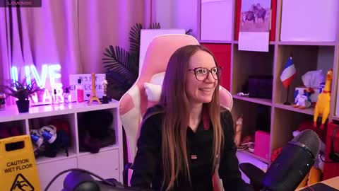 Snapshot of belle_alice chatting on 03/26/26, 07:47 Alice online show from 03/26/26, 07:47