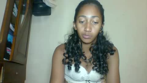Snapshot of belle_annah chatting on 05/19/26, 01:56 belle_annah online show from 05/19/26, 01:56