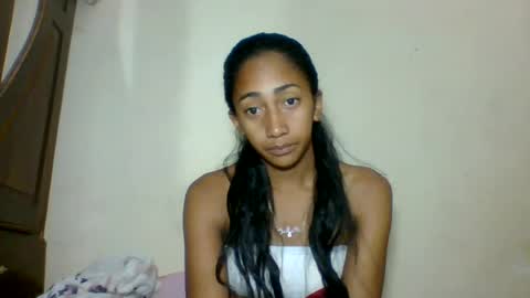 Snapshot of belle_annah chatting on 07/08/26, 01:54 belle_annah online show from 07/08/26, 01:54