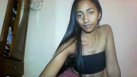 Snapshot of belle_annah chatting on 07/28/26, 04:19 belle_annah online show from 07/28/26, 04:19