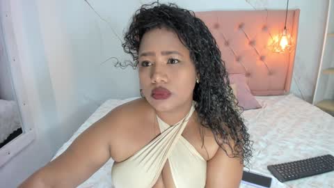 belle online show from 01/11/25, 10:40