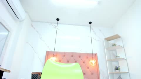 belle online show from 01/19/25, 03:39