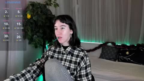 Bella online show from 12/24/24, 10:22