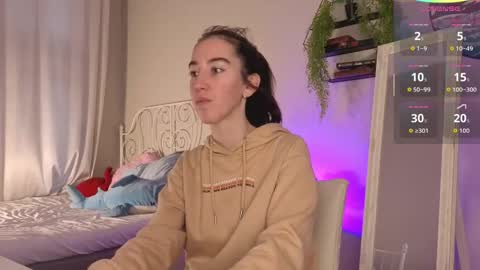 Bella online show from 09/22/25, 03:36