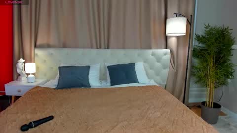 Snapshot of belle_wa1ker chatting on 10/23/25, 09:19 Belle online show from 10/23/25, 09:19