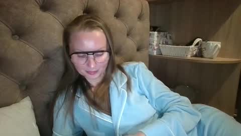 Snapshot of belleamiee chatting on 10/16/25, 05:14 Amelia online show from 10/16/25, 05:14