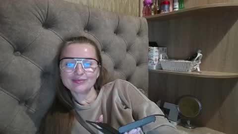 Snapshot of belleamiee chatting on 10/24/25, 03:41 Amelia online show from 10/24/25, 03:41