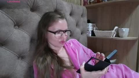 Snapshot of belleamiee chatting on 04/07/26, 05:24 Amelia online show from 04/07/26, 05:24