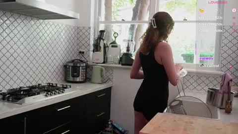 BELLE   online show from 10/28/25, 04:05