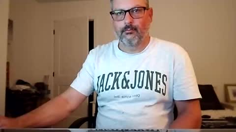 Snapshot of bellequeue19758 chatting on 10/03/25, 10:01 bellequeue19758 online show from 10/03/25, 10:01