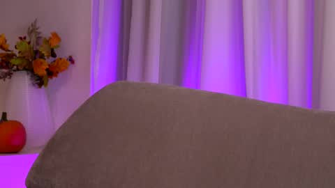 Belle online show from 12/04/25, 05:17