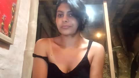 Snapshot of bellezacosmica chatting on 09/15/25, 02:22 bellezacosmica online show from 09/15/25, 02:22