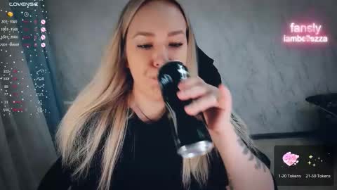 Your Annabelle Wolf  online show from 02/09/26, 04:00